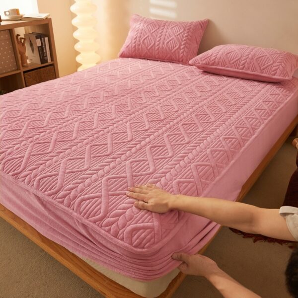 Plush Thicken Quilted Mattress Cover Warm Soft Crystal Velvet King Queen - Image 2