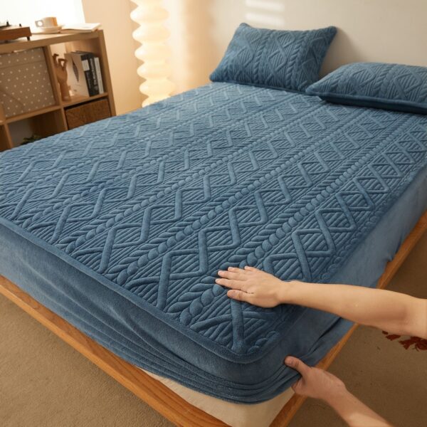 Plush Thicken Quilted Mattress Cover Warm Soft Crystal Velvet King Queen - Image 11