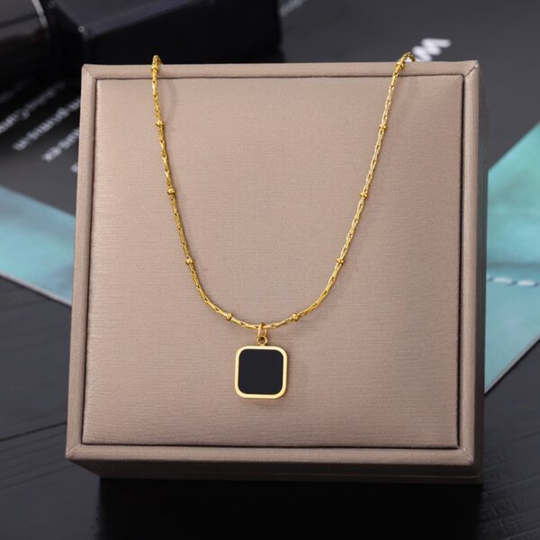 Retro Double Layer Hollow Thick Clavicle Chain Stainless Steel Necklace For Women - Image 4